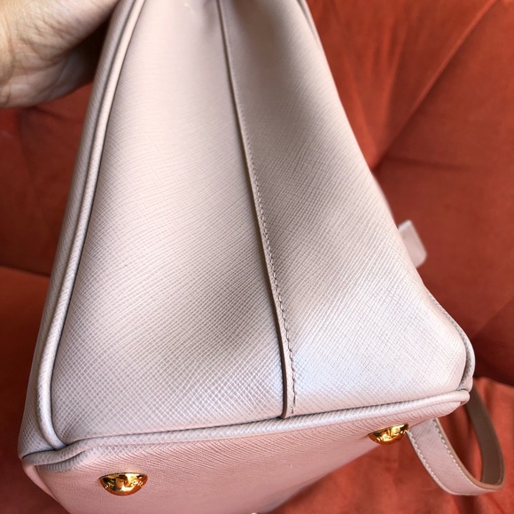 Prada Saffiano Cammeo Tote - Medium - Picture 4 of 9